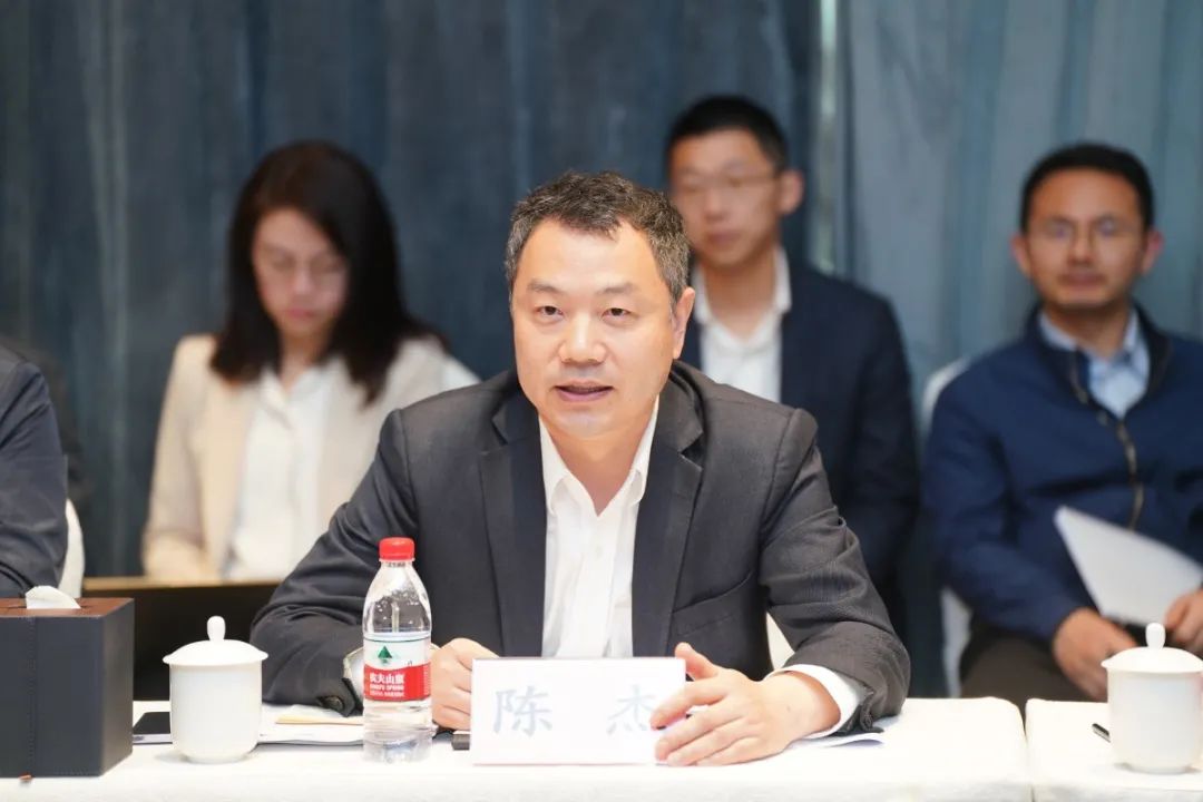 上海大学党委书记成旦红,区委副书记,区长高奕奕,上海大学