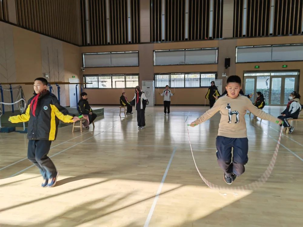 上海市大场中学图片