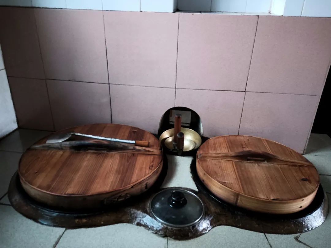 介绍:现在时代变了,烧饭都用煤气,天然气了,老土灶变得越来越少.